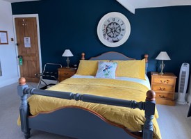 Worrallroom2